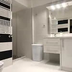 Stylish Westpark 2 View W8 *