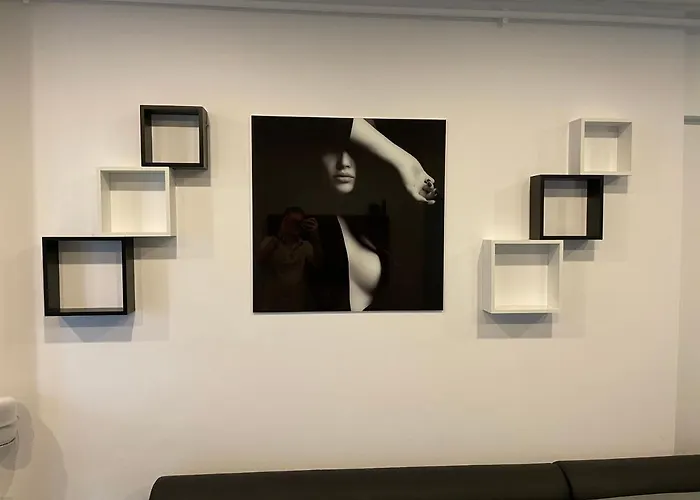 Stylish Westpark 2 View W8