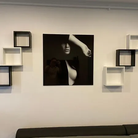 Stylish Westpark 2 View W8