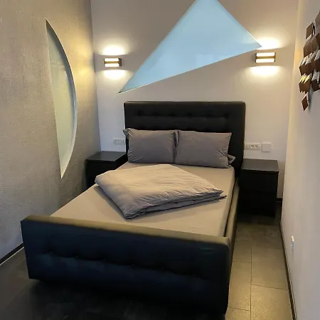 Stylish Westpark 2 View W8