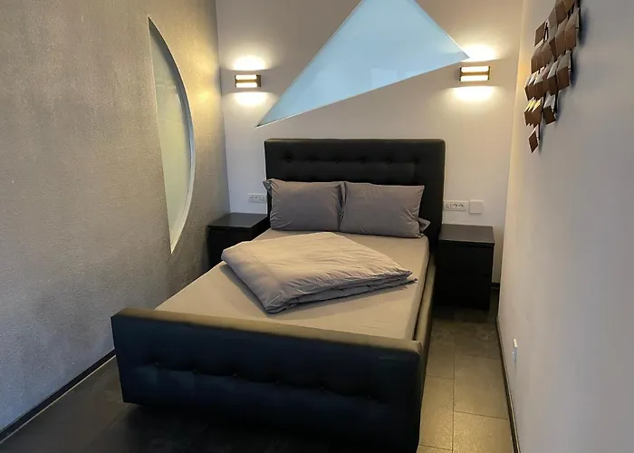 Stylish Westpark 2 View W8