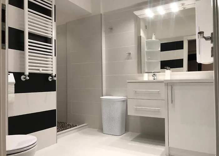 Stylish Westpark 2 View W8 *