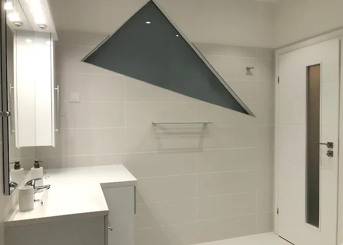 Stylish Westpark 2 View W8